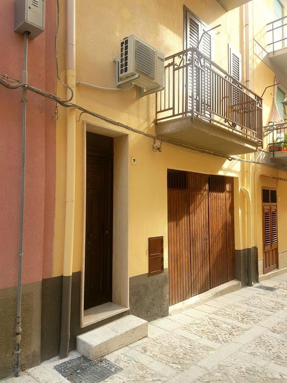 Casa Trio Apartments Castellammare del Golfo Eksteriør billede